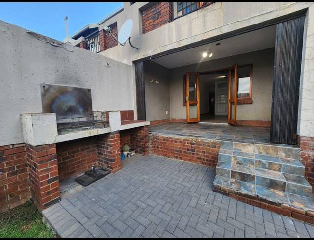 3 BEDROOM TOWNHOUSE FOR SALE IN MEYERSDAL